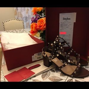 ❌SOLD❌ 💯 Authentic Valentino Rockstud Block Heel